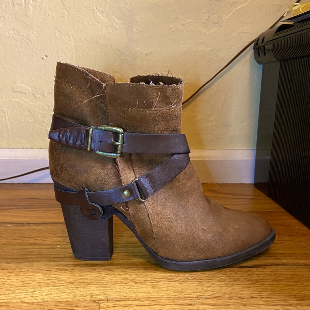 Mossimo Women’s Brown Booties